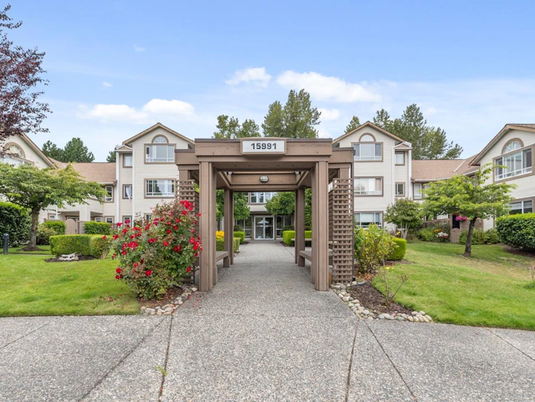 314-15991 Thrift Avenue, Surrey, BC, V4B 2M9
