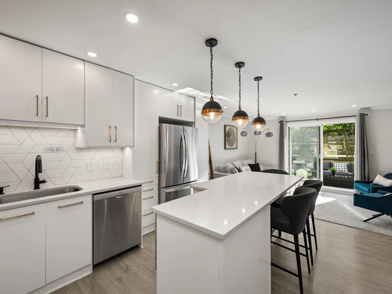 102 - 1205 W 14th Avenue, Vancouver BC V6H 1P7
