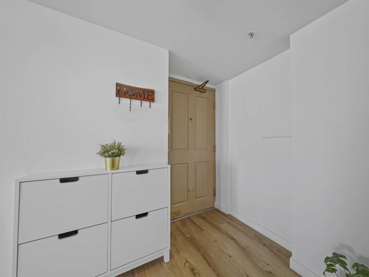 603-10523 University, Surrey, BC, V3T 5T8 - 2
