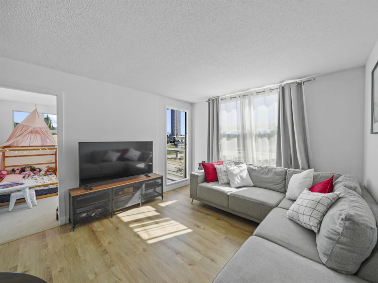 603-10523 University, Surrey, BC, V3T 5T8 - 11