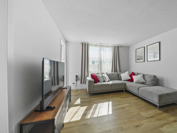 603-10523 University, Surrey, BC, V3T 5T8 - 12