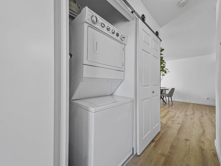 603-10523 University, Surrey, BC, V3T 5T8 - 18