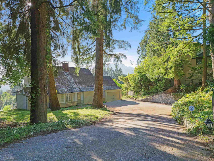 4351 Prospect Road, North Vancouver, BC, V7N 3L8 - 9