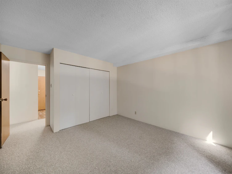 131-8460 Lansdowne Road, Richmond, BC, V6X 3G8 - 4