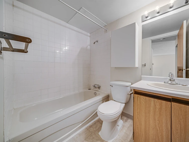 131-8460 Lansdowne Road, Richmond, BC, V6X 3G8 - 5