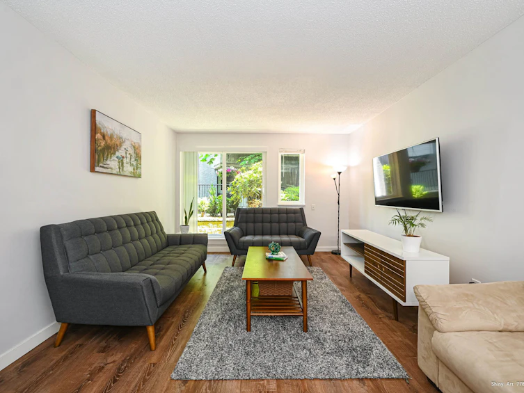 104-9890 Manchester Drive, Burnaby, BC, V3N 4R4 - 4