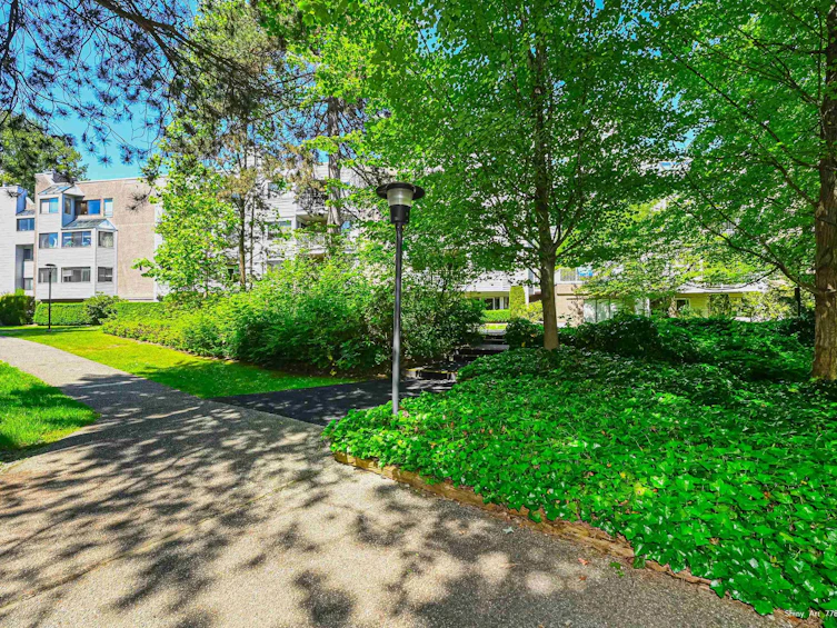104-9890 Manchester Drive, Burnaby, BC, V3N 4R4 - 19