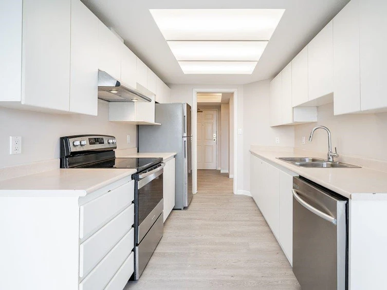 1903-10899 University, Surrey, BC, V3T 5V2 - 5