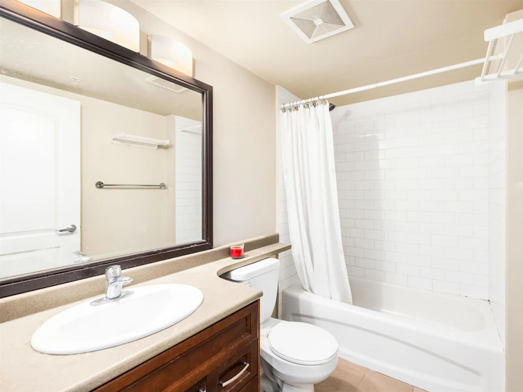 404-2665 W Broadway, Vancouver, BC, V6K 2G2 - 11