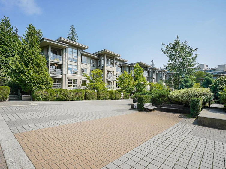 316-9319 University Crescent, Burnaby, BC, V5A 4Y5