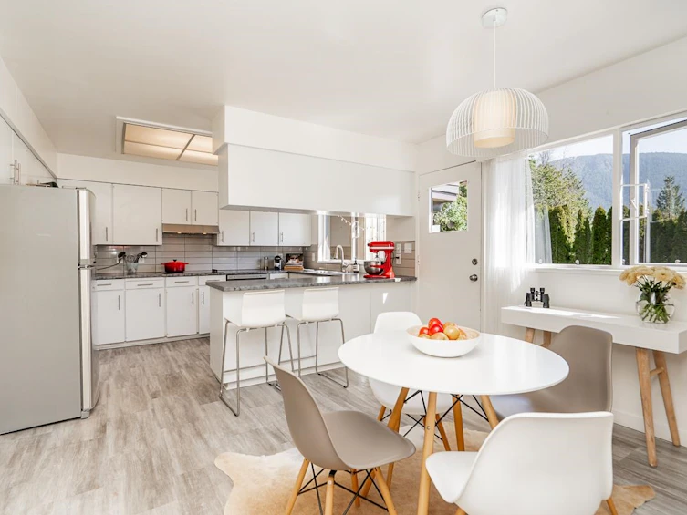 570 Barnham Road, West Vancouver, BC, V7S 1T5 - 11