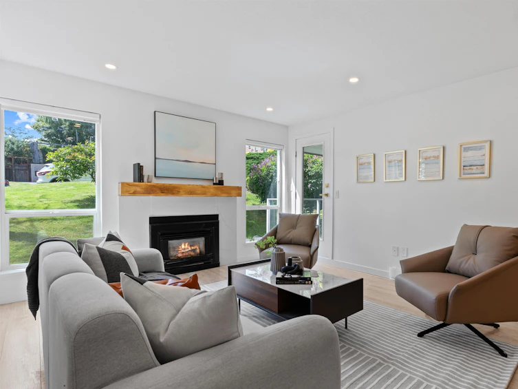 104-15717 Marine, Surrey, BC, V4B 1E4 - 2