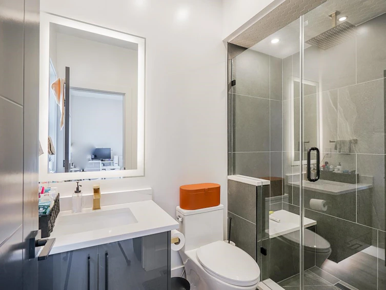 8230 Lakefield Drive, Burnaby, BC, V5E 4G7 - 33