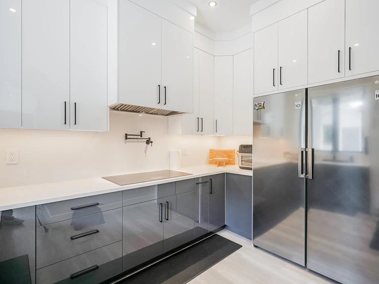 8230 Lakefield Drive, Burnaby, BC, V5E 4G7 - 12