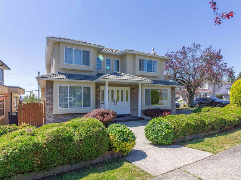 2006 Qualicum Drive, Vancouver BC V5P 2M2