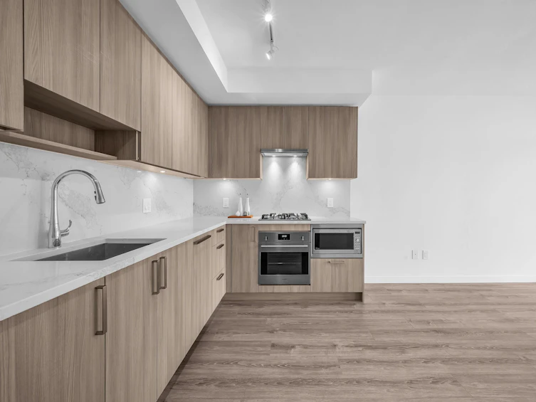 511-13350 Central, Surrey, BC, V3T 0S1 - 2