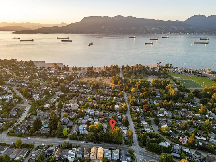 4411 W 4th Avenue, Vancouver, BC, V6R 1P9 - 13