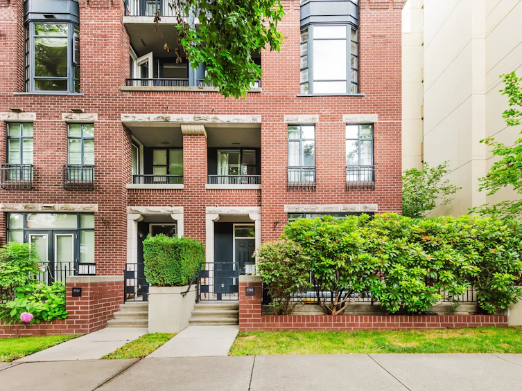 2255 W 12th Avenue, Vancouver, BC, V6K 4T5 - 2