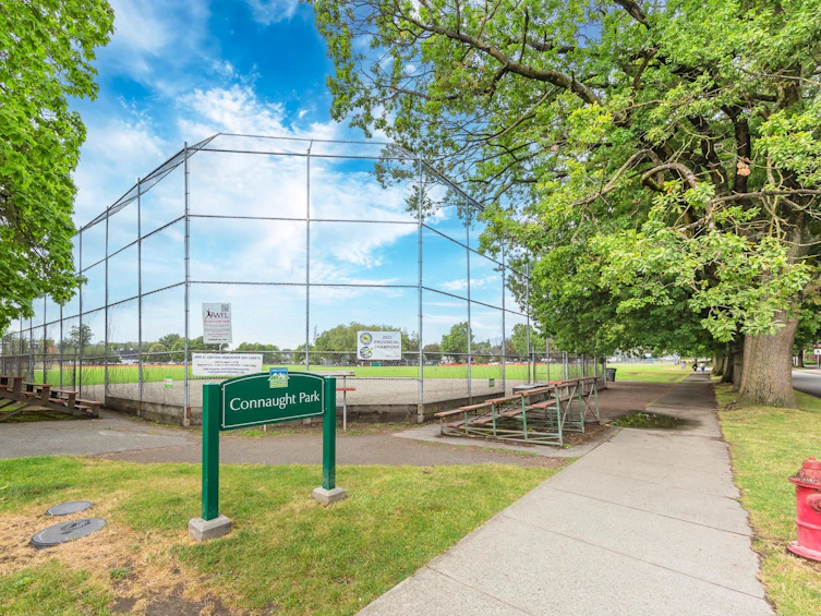 2255 W 12th Avenue, Vancouver, BC, V6K 4T5 - 4
