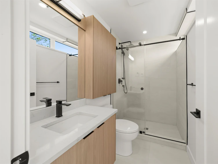 2410 Victoria Drive, Vancouver, BC, V5N 1T8 - 7