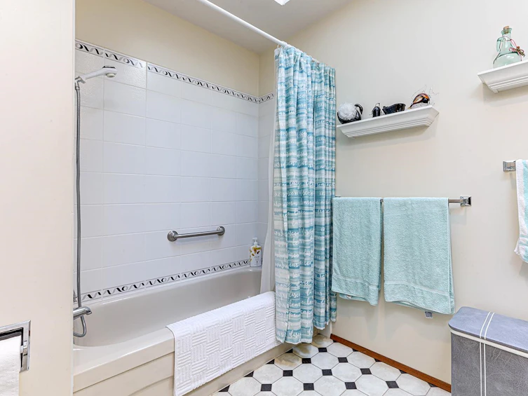 4837 8a Avenue, Delta, BC, V4M 1S8 - 26