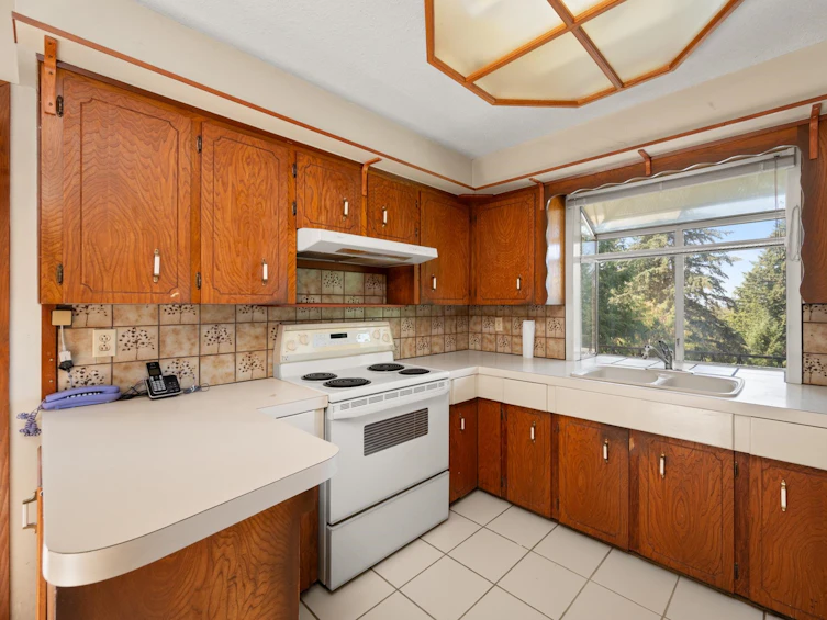 7720 Barrymore Drive, Delta, BC, V4C 8G5 - 9