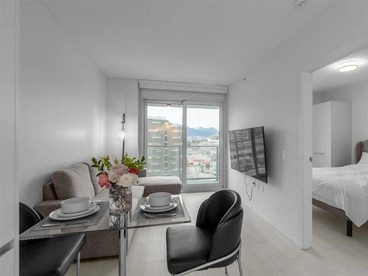 905-180 East 2nd Avenue, Vancouver, BC, V5T 0K4