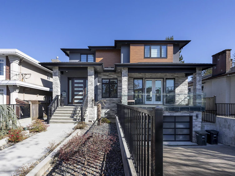 7251 Union Street, Burnaby, BC, V5A 1J1