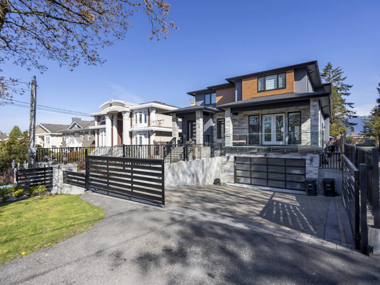 7251 Union Street, Burnaby, BC, V5A 1J1 - 2
