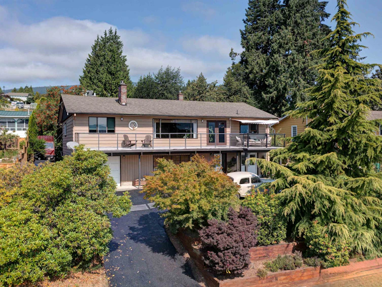 553 Abbs Road, Gibsons, BC, V0N 1V1 - 2