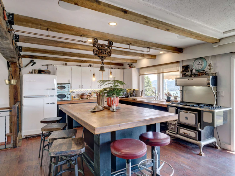 553 Abbs Road, Gibsons, BC, V0N 1V1 - 14