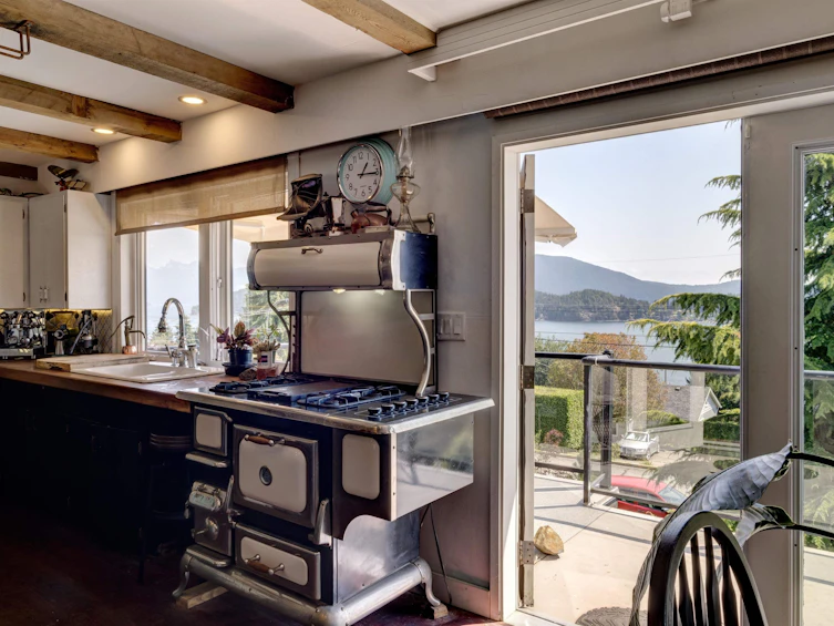 553 Abbs Road, Gibsons, BC, V0N 1V1 - 15