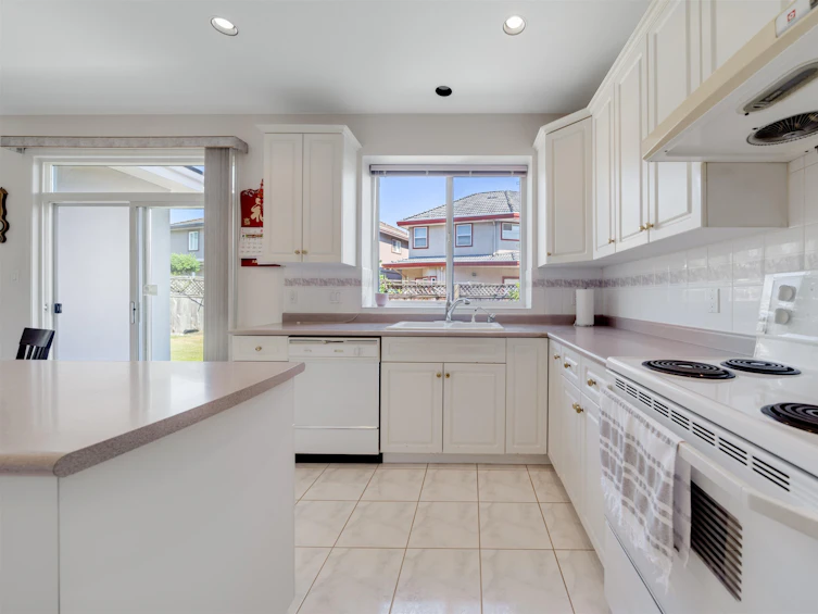 12511 Jack Bell Drive, Richmond, BC, V6V 2R9 - 10