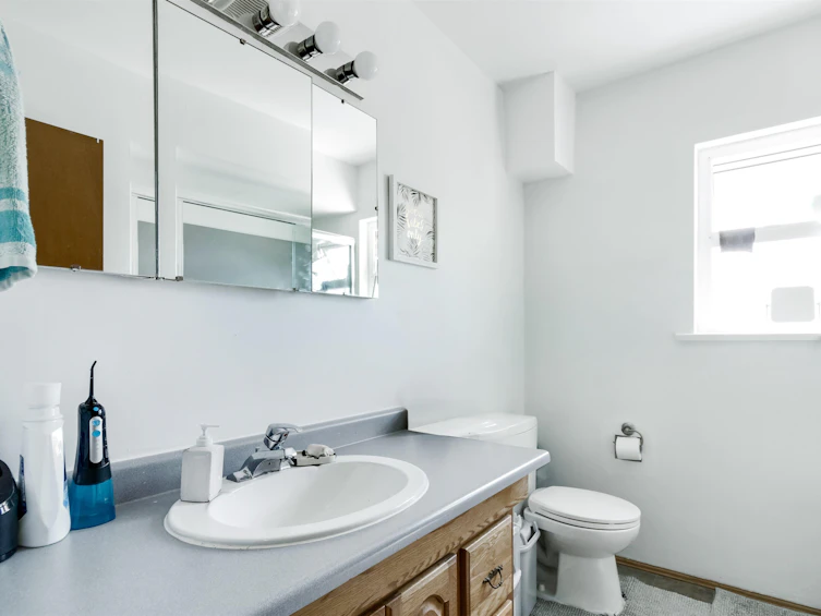 5849 Fleming Street, Vancouver, BC, V5P 3G4 - 9