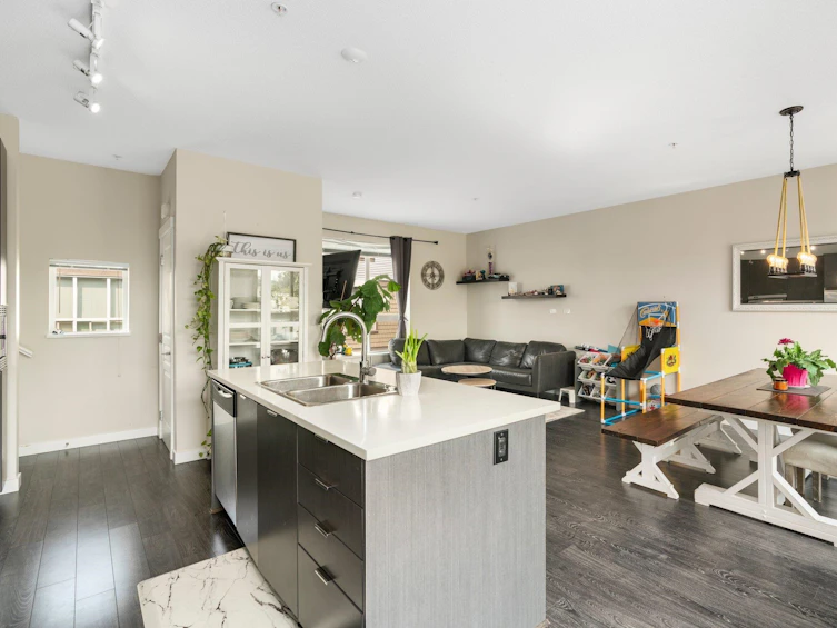 15-7848 209, Langley, BC, V2Y 0M4 - 2