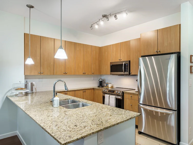 208-285 Ross Drive, New Westminster, BC, V3L 0B9 - 9