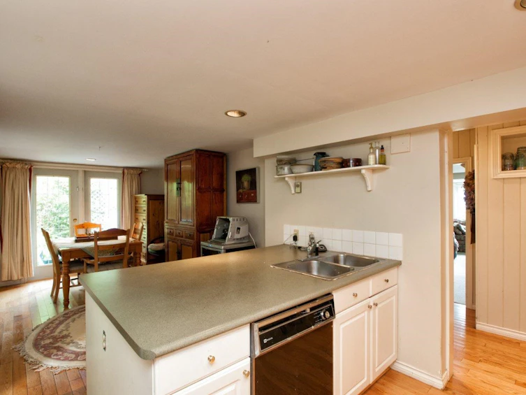 6467 Raleigh Street, West Vancouver, BC, V7W 2C9 - 5