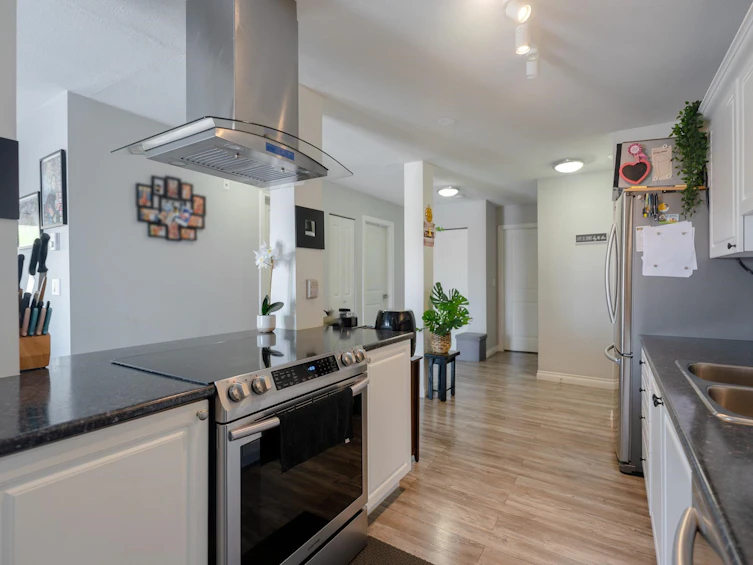 312-13771 72a Surrey, BC Avenue, Surrey, BC, V3W 9C6 - 3