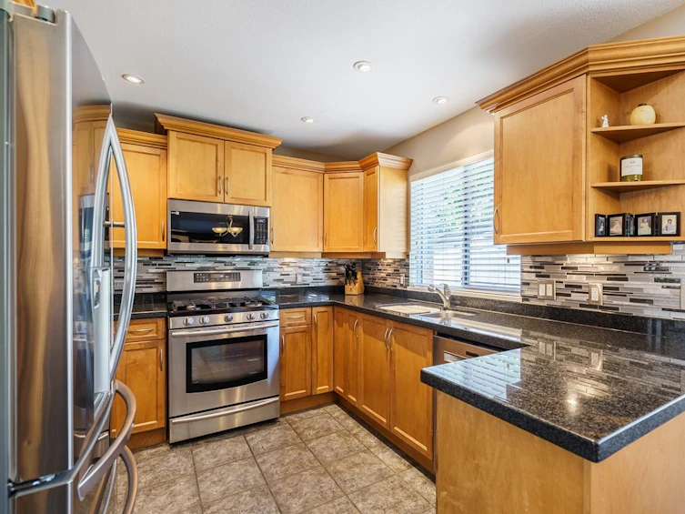 3309 Hyde Park Place, Coquitlam, BC, V3E 3G4 - 10
