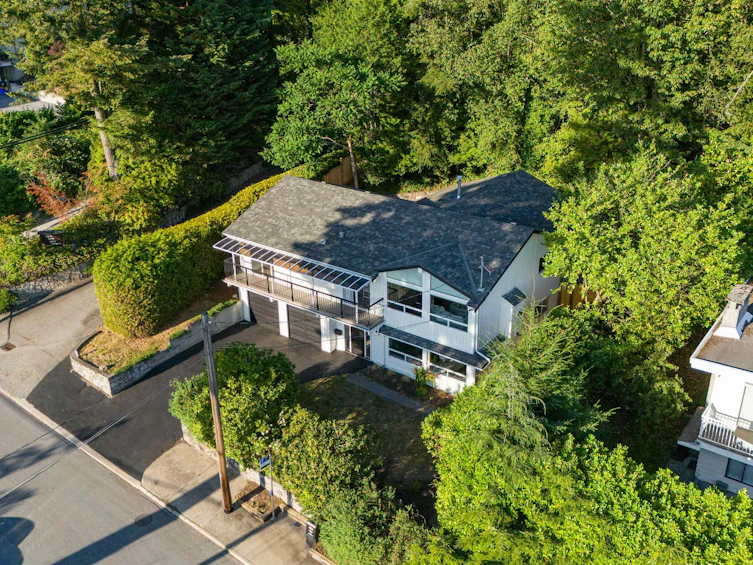 3862 Lonsdale Avenue, North Vancouver, BC, V7N 3K6 - 3