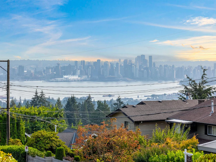 3862 Lonsdale Avenue, North Vancouver, BC, V7N 3K6 - 11