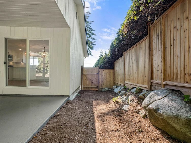 3862 Lonsdale Avenue, North Vancouver, BC, V7N 3K6 - 18