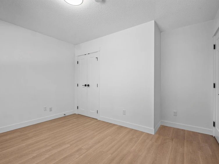 3862 Lonsdale Avenue, North Vancouver, BC, V7N 3K6 - 31