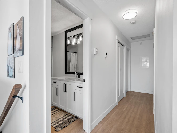 3862 Lonsdale Avenue, North Vancouver, BC, V7N 3K6 - 33