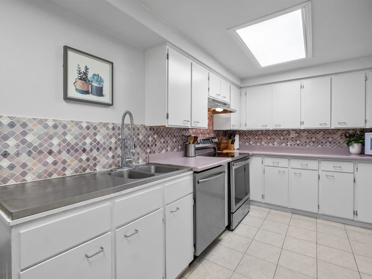 3862 Lonsdale Avenue, North Vancouver, BC, V7N 3K6 - 38