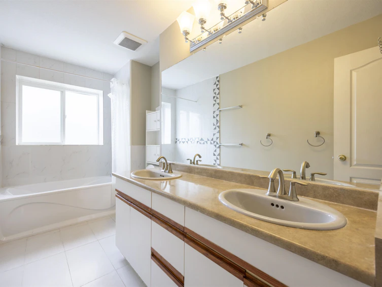 27025 26a Avenue, Langley, BC, V4W 3V5 - 26