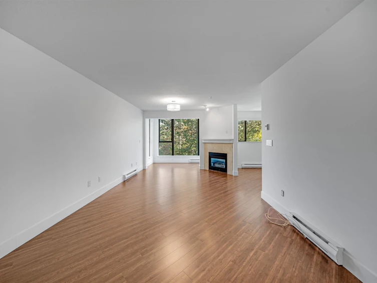 302-175 E 10th Street, North Vancouver, BC, V7L 4W1 - 4