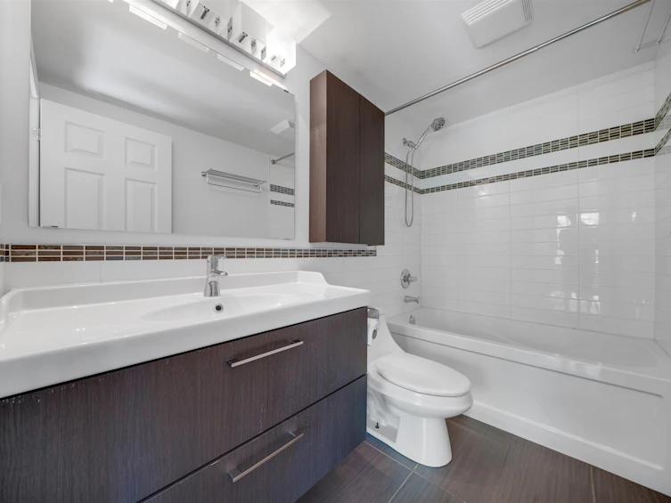 302-175 E 10th Street, North Vancouver, BC, V7L 4W1 - 18