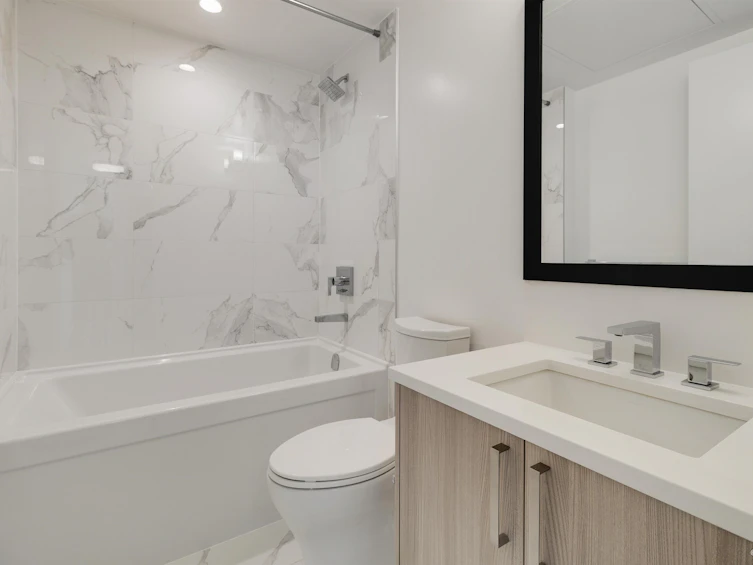 2006-13350 Central Avenue, Surrey, BC, V3T 0S1 - 10