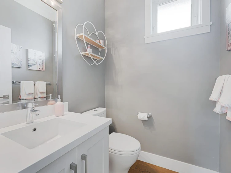 13-15989 Mountain View, Surrey, BC, V3Z 0M9 - 15